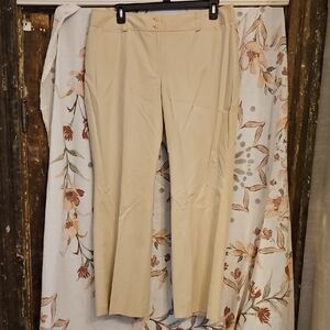 Ann Taylor Cream CURVY FIT slight Bell Leg Pants. Lined To Hang Beautifully